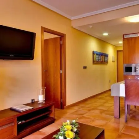 Апартаменти Apartamento En Ogisaka Garden